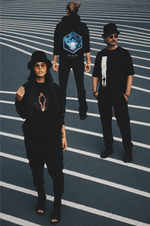 Load image into Gallery viewer, MAN ON THE RUN || BLACK UNISEX HOODIE
